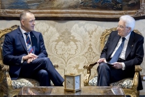 Il Presidente Sergio Mattarella nel corso dei colloqui con Karol Nawrocki, Presidente della Repubblica di Polonia