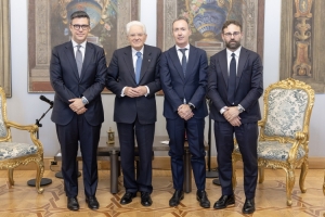 Il Presidente della Repubblica Sergio Mattarella con Andrea Duilio, Ceo Sky Italia, Giuseppe Bellis, Vice Presidente e Direttore contenuti Sport, News and Entertainment, Fabio Vitale Direttore Sky TG24  
