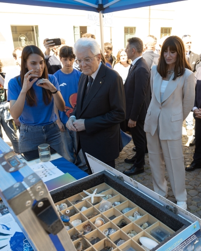 Il Presidente Sergio Mattarella con Anna Maria Bernini, Ministro dell’Università e della ricerca in occasione del convegno per il quarantesimo anniversario di costituzione della Fondazione Marevivo, e della giornata mondiale della biodiversità

