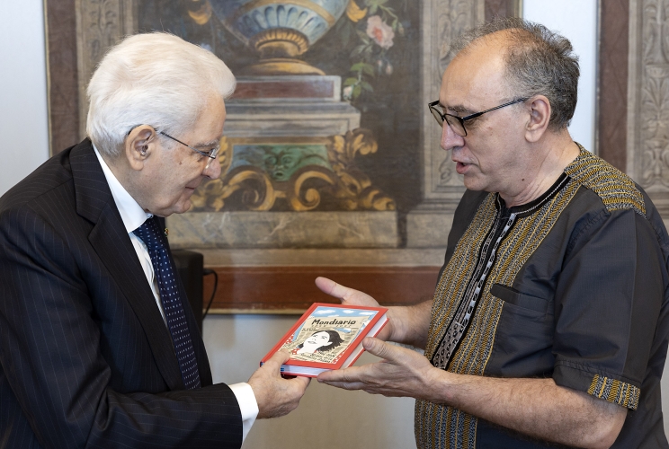 Il Presidente Sergio Mattarella con Padre Pietro Ciuciulla, in occasione dell'incontro con una delegazione della Fondazione Nigrizia Onlus e dei Missionari Comboniani