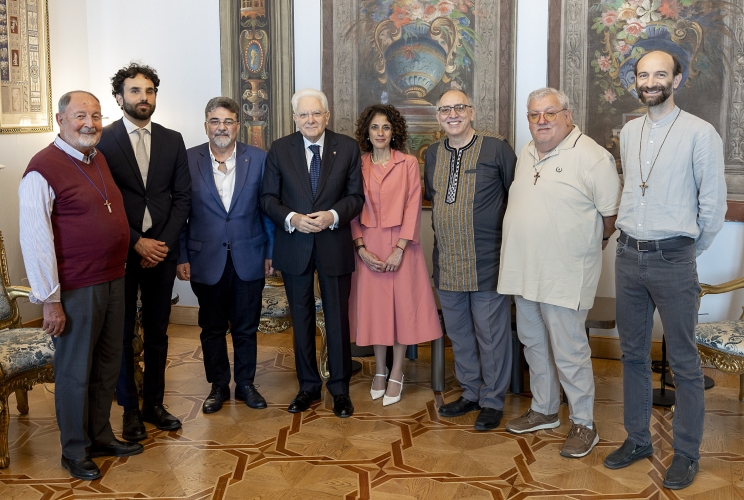 Il Presidente Sergio Mattarella al termine dell'incontro con una delegazione della Fondazione Nigrizia Onlus e dei Missionari Comboniani