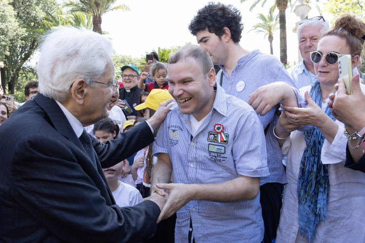 Il Presidente Sergio Mattarella  in occasione dell’apertura alle fasce deboli della popolazione in occasione della Festa nazionale della Repubblica 
