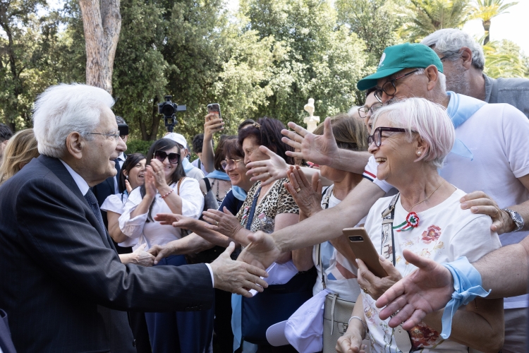 Il Presidente Sergio Mattarella  in occasione dell’apertura alle fasce deboli della popolazione in occasione della Festa nazionale della Repubblica 
