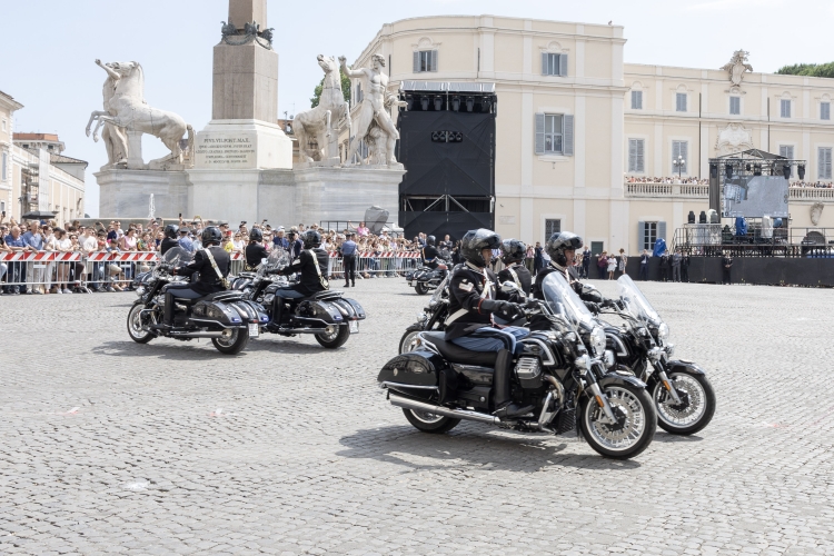 Cambio solenne della Guardia d'Onore sulla Piazza del Quirinale, in occasione della Festa della Repubblica
