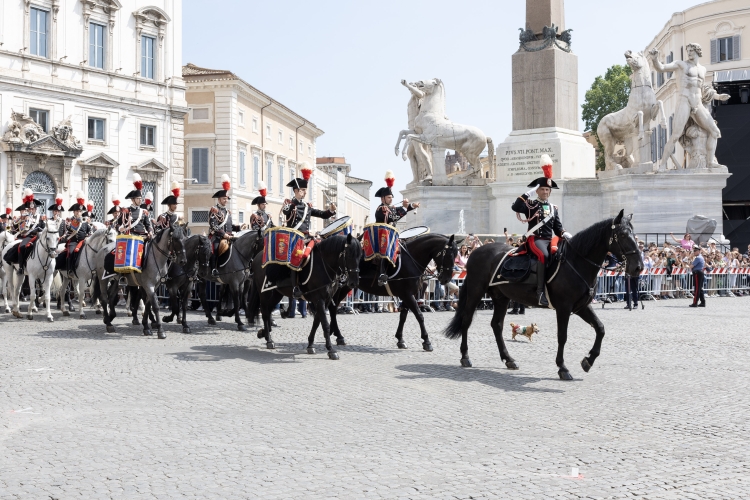 Cambio solenne della Guardia d'Onore sulla Piazza del Quirinale, in occasione della Festa della Repubblica