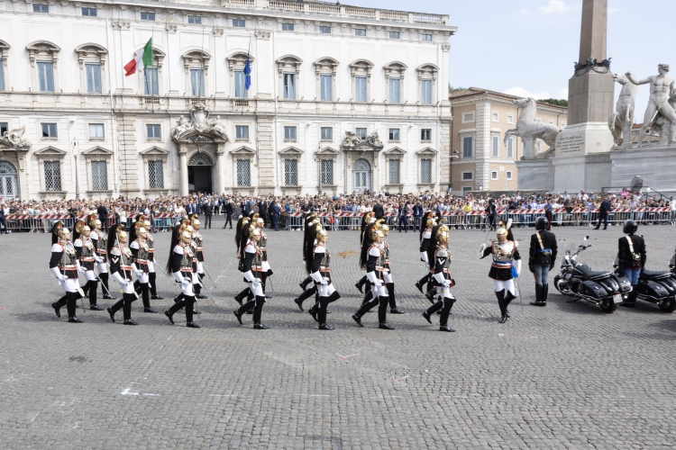 Cambio solenne della Guardia d'Onore sulla Piazza del Quirinale, in occasione della Festa della Repubblica