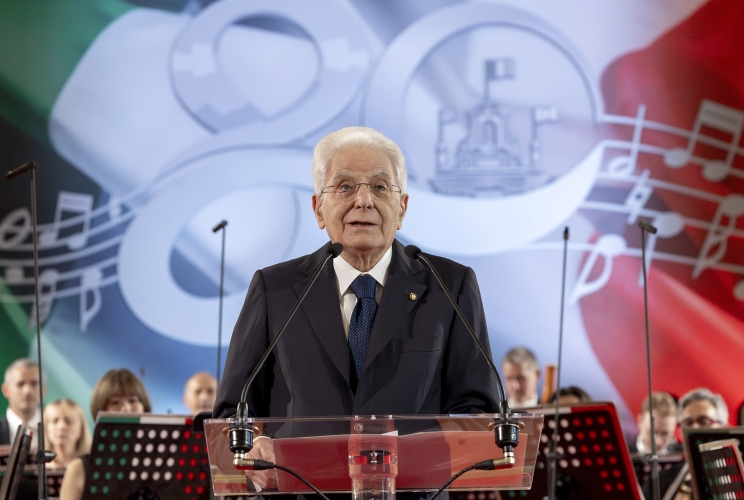 Il Presidente Sergio Mattarella interviene durante il Concerto in onore del Corpo diplomatico eseguito dall’Orchestra del Teatro dell’Opera di Roma, in occasione della Festa della Repubblica