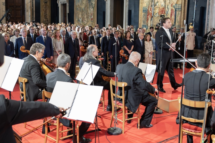 Il Presidente Sergio Mattarella nel corso del Concerto eseguito dall’Orchestra del Teatro dell’Opera di Roma, in onore del Corpo Diplomatico accreditato presso lo Stato Italiano in occasione della Festa della Repubblica   

