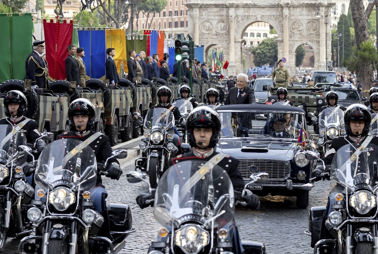 Il Presidente Sergio Mattarella alla Parrata militare