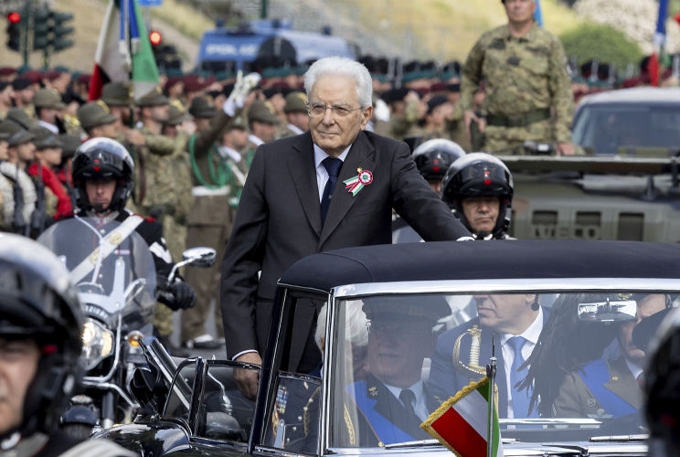 Il Presidente Sergio Mattarella alla Parrata militare