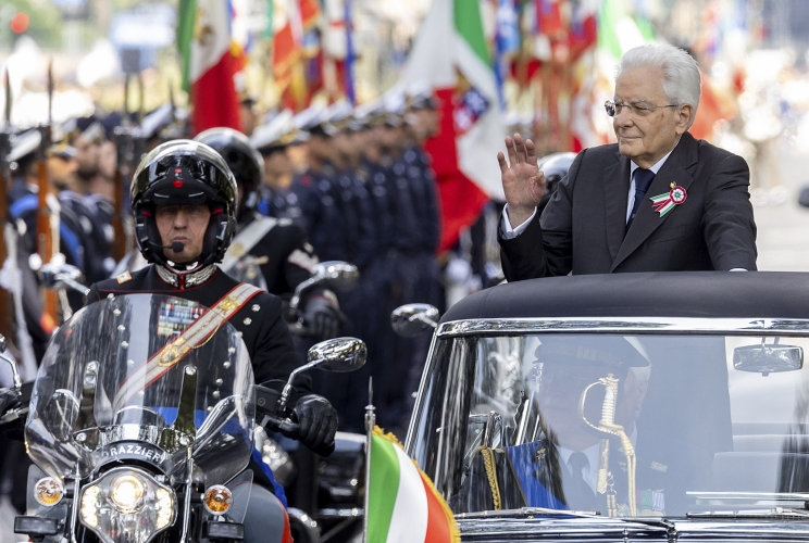Il Presidente Sergio Mattarella alla Parrata militare