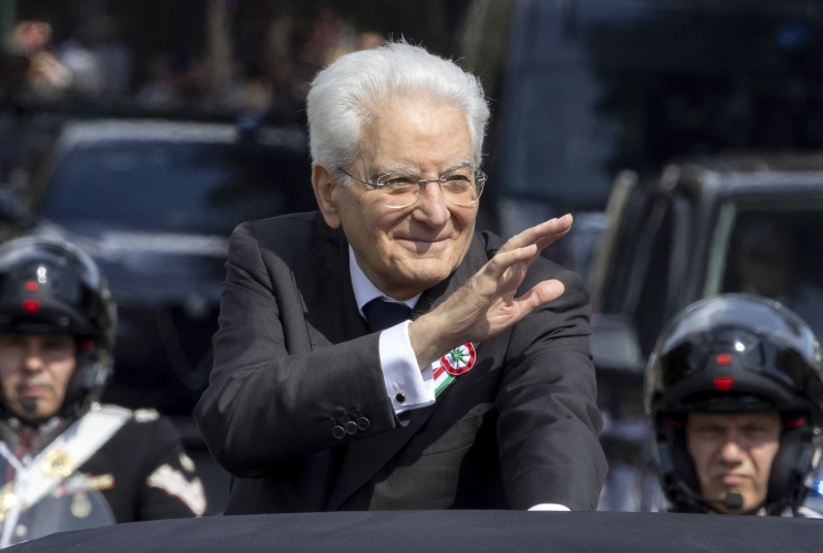 Il Presidente Sergio Mattarella alla Parrata militare
