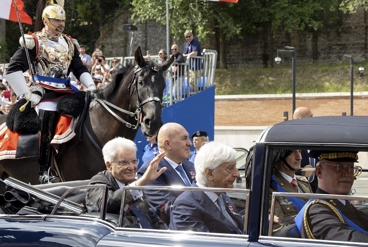 Il Presidente Sergio Mattarella alla Parrata militare