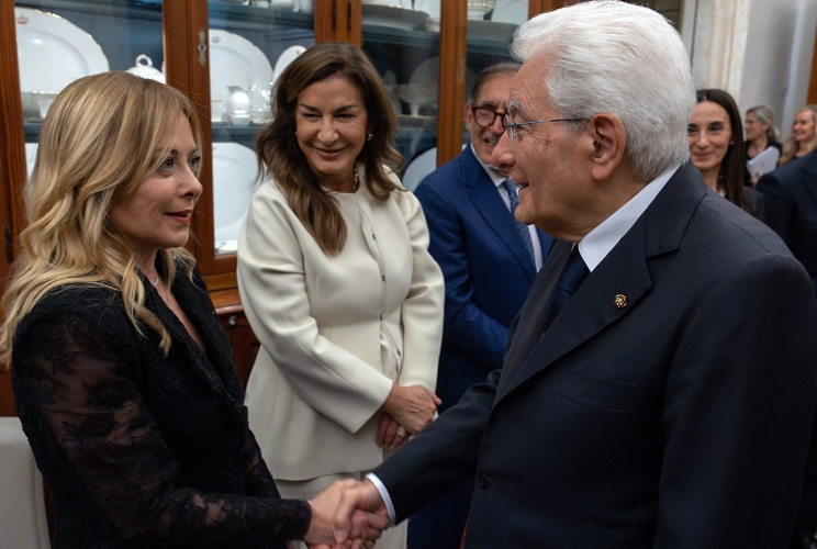 Il Presidente Sergio Mattarella con il Presidente del Consiglio Giorgia Meloni, in occasione della celebrazione della Festa della Repubblica
