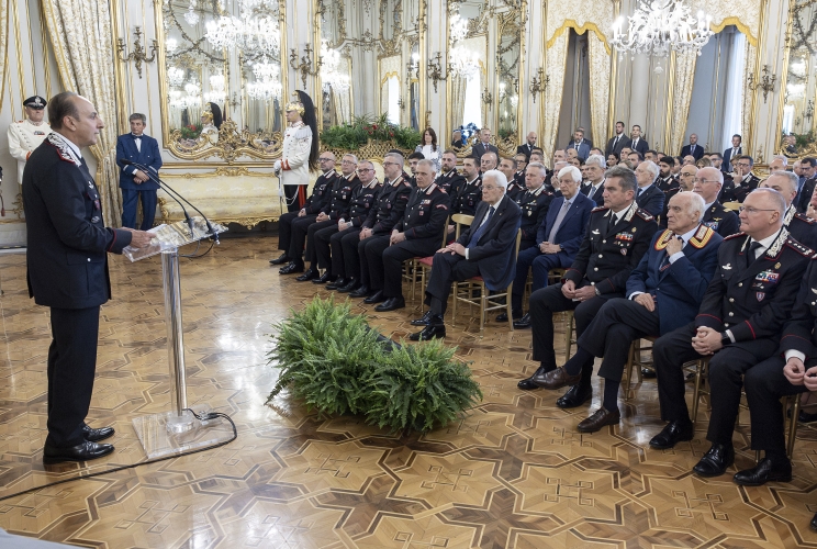 Il Presidente Sergio Mattarella in occasione dell'incontro con una rappresentanza di Carabinieri, nel 212° anniversario di fondazione dell’Arma 
