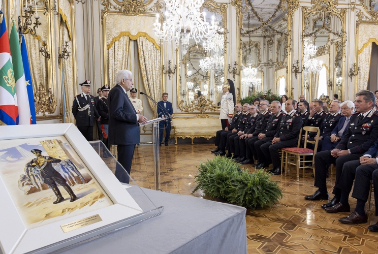 Il Presidente Sergio Mattarella rivolge il suo indirizzo di saluto in occasione dell'incontro con una rappresentanza di Carabinieri, nel 212° anniversario di fondazione dell’Arma 

