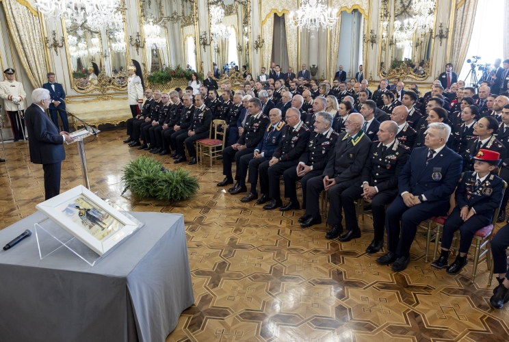 Il Presidente Sergio Mattarella rivolge il suo indirizzo di saluto in occasione dell'incontro con una rappresentanza di Carabinieri, nel 212° anniversario di fondazione dell’Arma 
