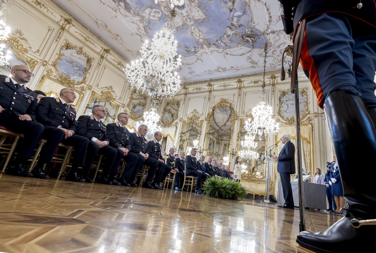 Il Presidente Sergio Mattarella rivolge il suo indirizzo di saluto in occasione dell'incontro con una rappresentanza di Carabinieri, nel 212° anniversario di fondazione dell’Arma 
