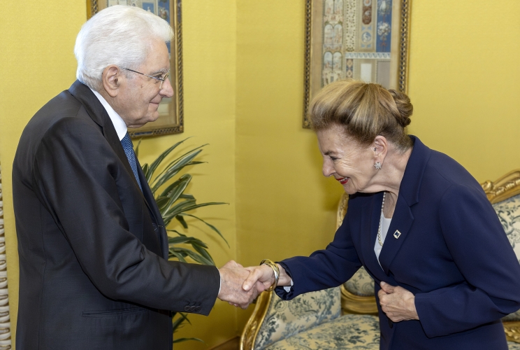 Il Presidente Sergio Mattarella accoglie Marisa Fagà, Presidente dell’Associazione Nazionale Donne Elettrici, unitamente ad una delegazione 