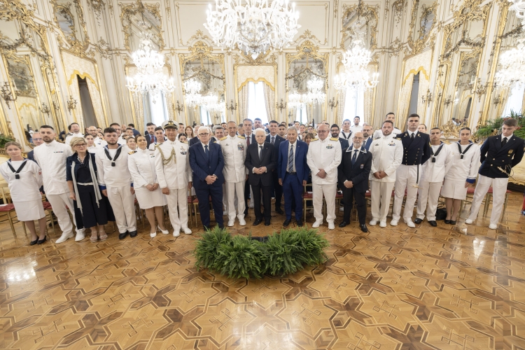 Il Presidente della Repubblica Sergio Mattarella in occasione dell'incontro con una rappresentanza della Marina Militare, nella ricorrenza della Giornata della Marina militare
