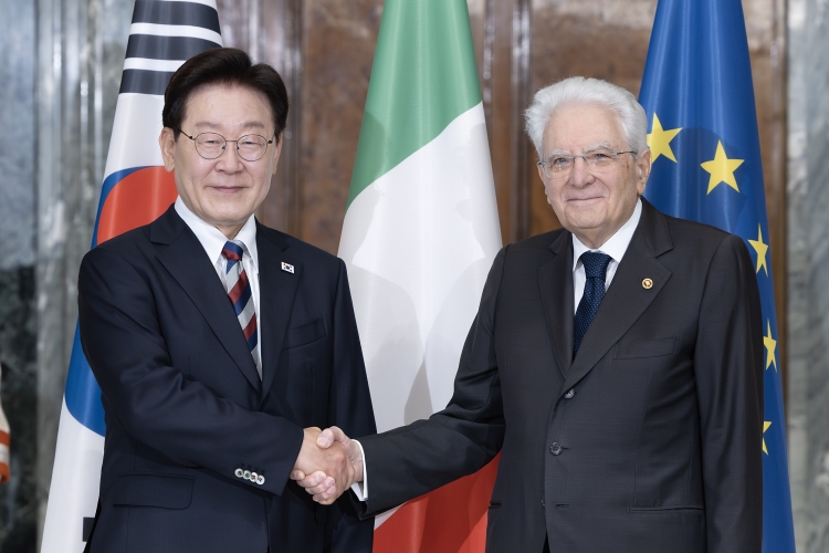 Il Presidente della Repubblica Sergio Mattarella con il Presidente della Repubblica di Corea Lee Jae Myung, in visita di Stato  
