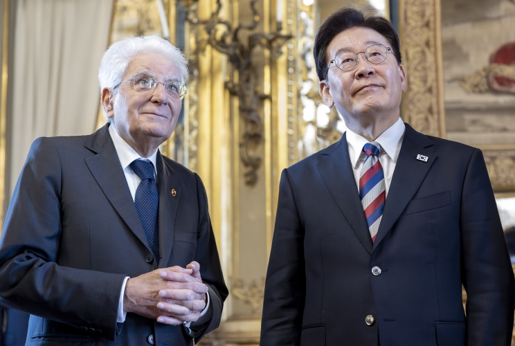 Il Presidente Sergio Mattarella con il Presidente della Repubblica di Corea Lee Jae Myung, al termine dei colloqui