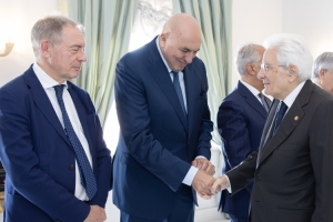 Il Presidente Sergio Mattarella con Guido Crosetto Ministro della Difesa, e con Adolfo Urso Ministro delle Imprese e del Made in Italy
