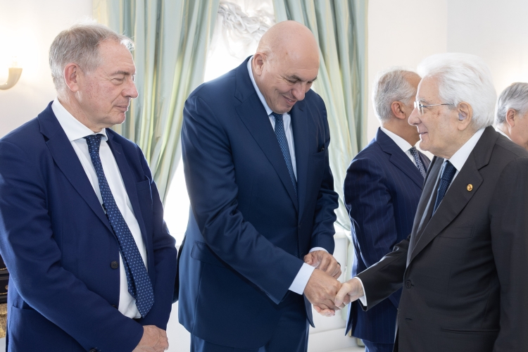 Il Presidente Sergio Mattarella con Guido Crosetto Ministro della Difesa, e con Adolfo Urso Ministro delle Imprese e del Made in Italy
