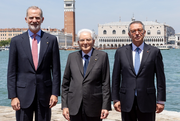 Il Presidente Sergio Mattarella con S.M. Felipe VI, Re di Spagna  S.E. Antonio José Seguro, Presidente della Repubblica Portoghese, a Venezia, in occasione del XIX Simposio COTEC - "Ripensare il lavoro nell'era dell'intelligenza artificiale: trasformazione, opportunità e governance"