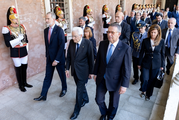 Il Presidente Sergio Mattarella con S.M. Felipe VI, Re di Spagna  S.E. Antonio José Seguro, Presidente della Repubblica Portoghese, a Venezia, in occasione del XIX Simposio COTEC - "Ripensare il lavoro nell'era dell'intelligenza artificiale: trasformazione, opportunità e governance"