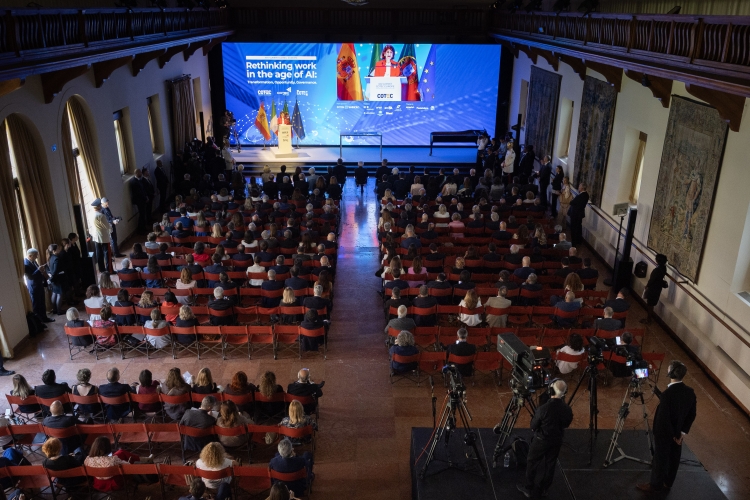 Il Presidente della Repubblica Sergio Mattarella con di S.M. Felipe VI, Re di Spagna e di S.E. il Signor Antonio José Seguro, Presidente della Repubblica Portoghese, in occasione del XIX Simposio COTEC
