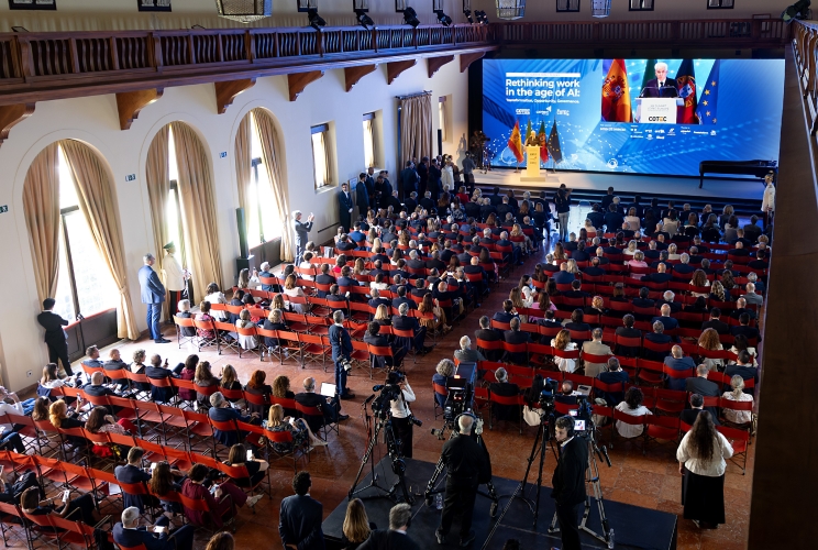 Il Presidente Sergio Mattarella nel corso del suo intervento al XIX Simposio COTEC - "Ripensare il lavoro nell'era dell'intelligenza artificiale: trasformazione, opportunità e governance"