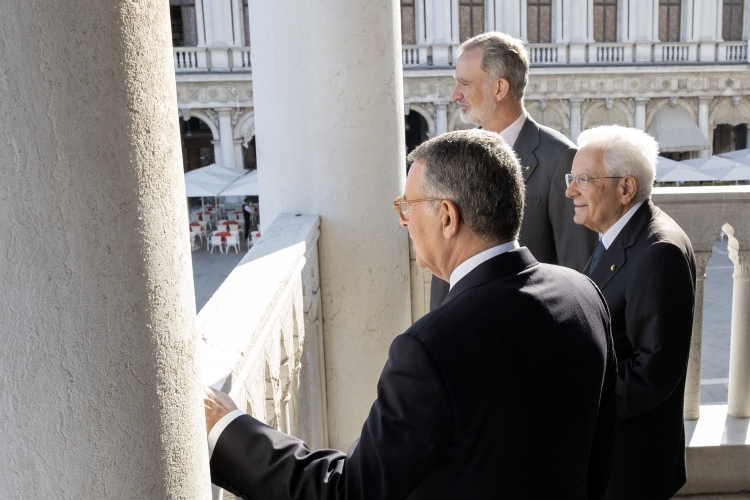 Il Presidente della Repubblica Sergio Mattarella con S.M. Felipe VI, Re di Spagna e di Antonio José Seguro, Presidente della Repubblica Portoghese