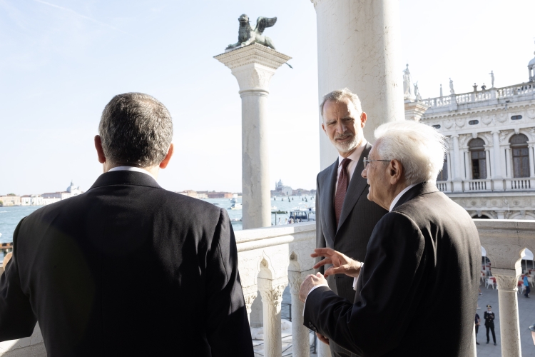 Il Presidente della Repubblica Sergio Mattarella con S.M. Felipe VI, Re di Spagna e di Antonio José Seguro, Presidente della Repubblica Portoghese