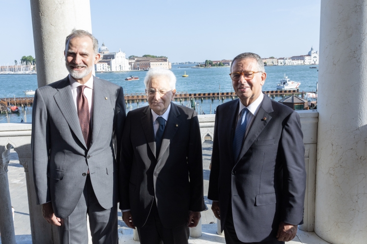 Il Presidente della Repubblica Sergio Mattarella con S.M. Felipe VI, Re di Spagna e di Antonio José Seguro, Presidente della Repubblica Portoghese