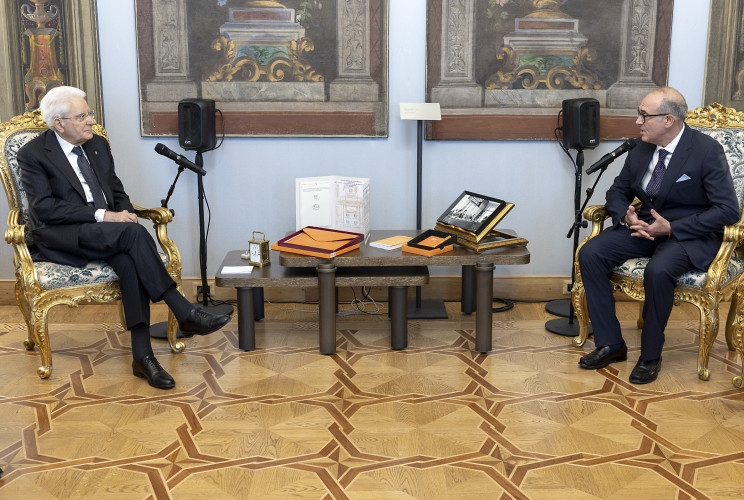 Il Presidente Sergio Mattarella nel corso dell'incontro con Roberto Ginex, Presidente dell'INPGI - Istituto nazionale di previdenza dei giornalisti italiani unitamente ad una delegazione