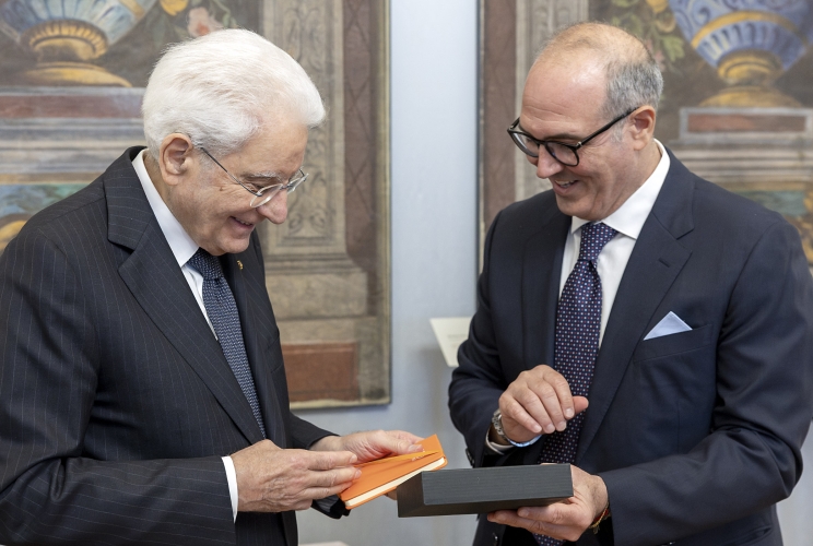 Il Presidente Sergio Mattarella al termine dell'incontro con Roberto Ginex, Presidente dell'INPGI - Istituto nazionale di previdenza dei giornalisti italiani unitamente ad una delegazione