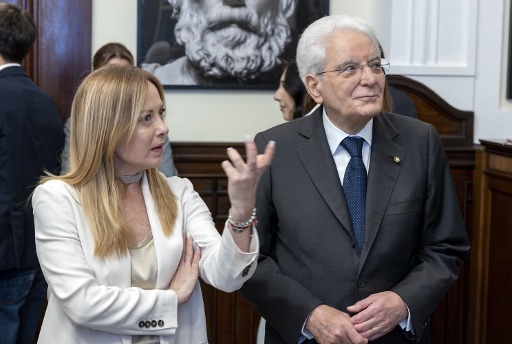 Il Presidente Sergio Mattarella con il Presidente del Consiglio Giorgia Meloni, in occasione dell'intervento alla seduta solenne di Camera e Senato per gli 80 anni dell’apertura dei lavori dell’Assemblea Costituente