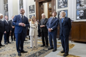 Il Presidente Sergio Mattarella con il Presidente del Consiglio Giorgia Meloni, il Presidente del Senato Ignazio La Russa, il Presidente della Camera dei Deputati Lorenzo Fontana e il Presidente della Corte Costituzionale Giovanni Amoroso, in occasione dell'intervento alla seduta solenne di Camera e Senato per gli 80 anni dell’apertura dei lavori dell’Assemblea Costituente