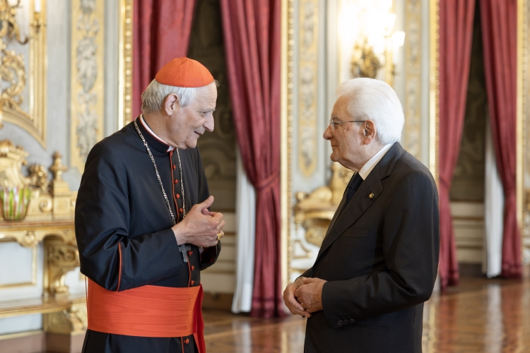 Il Presidente della Repubblica Sergio Mattarella incontra S. Em.za il Cardinale Matteo Zuppi, Presidente della Conferenza Episcopale Italiana, in occasione dell'incontro con i rappresentanti delle comunità religiose in occasione della sottoscrizione del Patto “la via italiana del dialogo interreligioso”
