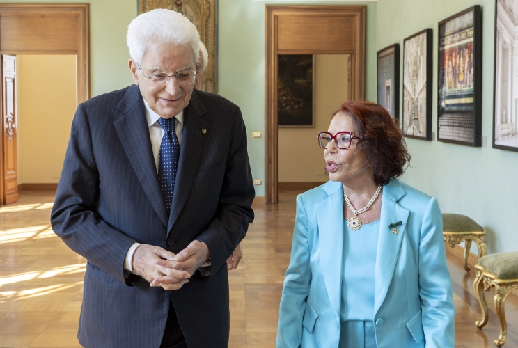 Il Presidente Sergio Mattarella con Lella Golfo, Presidente della Fondazione Premio Marisa Bellisario, poco prima dell'incontro con le vincitrici della XXVIII Edizione del Premio