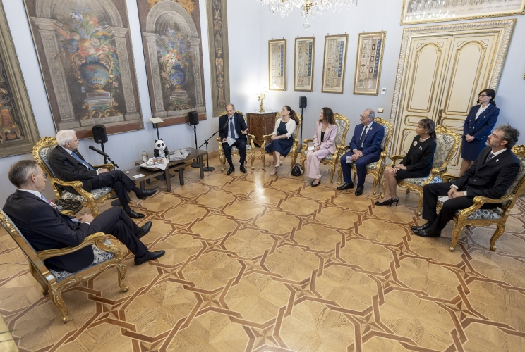 Il Presidente Sergio Mattarella con Luciano Di Tizio, Presidente del WWF Italia, in occasione dell'incontro con una delegazione del WWF