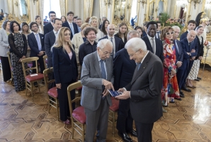 Il Presidente Sergio Mattarella Giuliano Amato, Presidente emerito della Corte costituzionale, al termine dell'incontro con il Direttivo della Commissione “Fulbright" - Commissione per gli Scambi Culturali tra Italia e Stati Uniti.