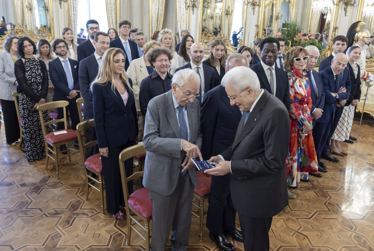 Il Presidente Sergio Mattarella Giuliano Amato, Presidente emerito della Corte costituzionale, al termine dell'incontro con il Direttivo della Commissione “Fulbright" - Commissione per gli Scambi Culturali tra Italia e Stati Uniti.