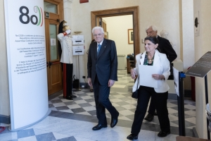 Il Presidente Sergio Mattarella con Marina Giannetto, Sovrintendente dell’Archivio Storico della Presidenza della Repubblica, in occasione della cerimonia del trentesimo anniversario dell’inaugurazione dell’Archivio Storico
 