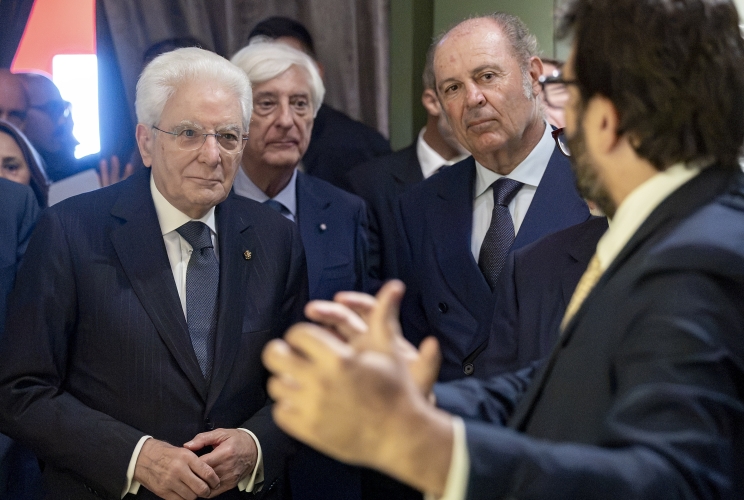 Il Presidente Sergio Mattarella con Philippe Donnet, Amministratore delegato di Generali, in occasione dell'inaugurazione della mostra “Novecento italiano – opere dalla collezione Generali”