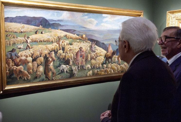 Il Presidente Sergio Mattarella nel corso della visita alla mostra “Novecento italiano – opere dalla collezione Generali”