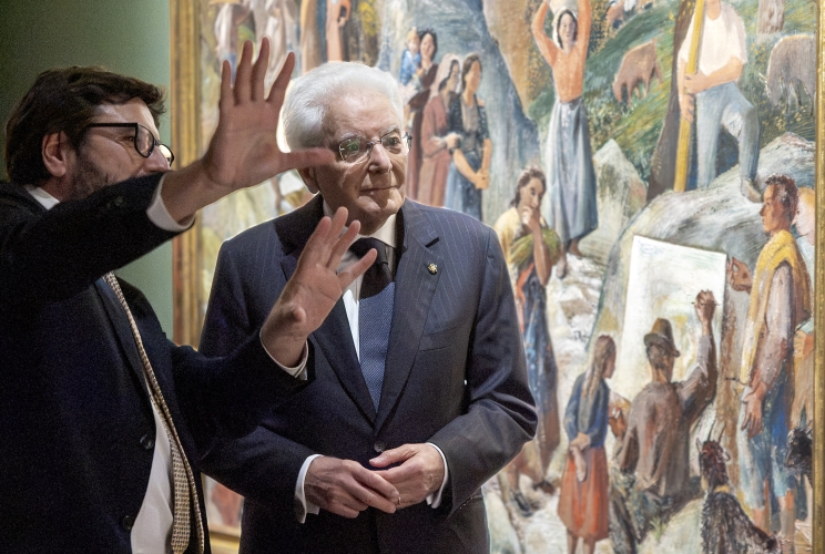 Il Presidente Sergio Mattarella nel corso della visita alla mostra “Novecento italiano – opere dalla collezione Generali”