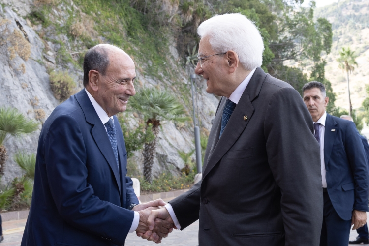 Il Presidente della Repubblica Sergio Mattarella al Castello Utveggio di Palermo, accolto da Renato Schifani, Presidente della Regione Siciliana  
