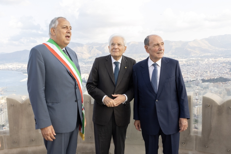 Il Presidente della Repubblica Sergio Mattarella al Castello Utveggio con Renato Schifani, Presidente della Regione Siciliana e con Roberto Lagalla, Sindaco di Palermo 
